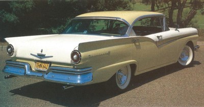 1957 Ford Fairlane 500 Town