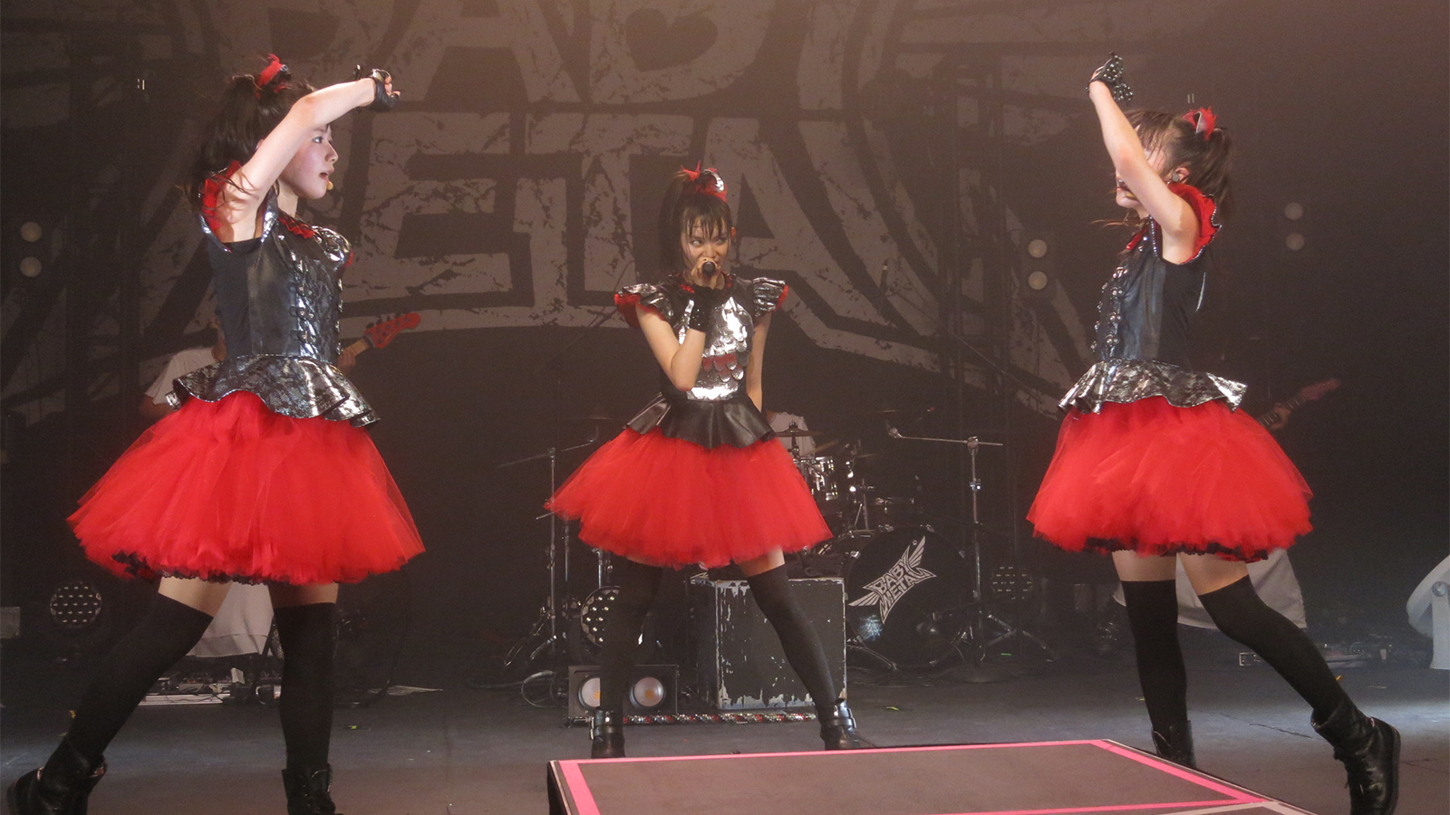 Babymetal Three Japanese Girls Make Heavy Metal Cute Howstuffworks