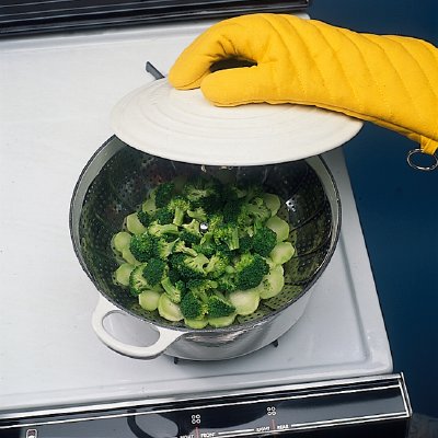 Pot of steamed broccoli