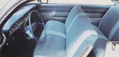 The 1961 Chevrolet Impala had color-coordinated upholstery and body colors.