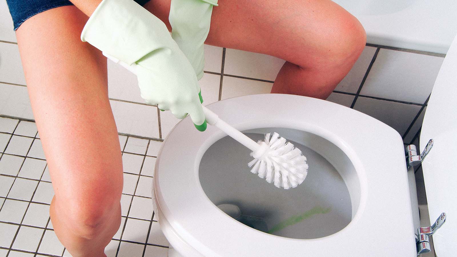 The Easiest Way To Clean Your Toilet Brush Is Actually In The Toilet