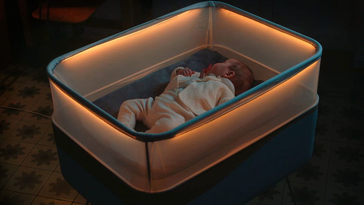 crib that rocks automatically
