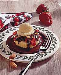 Warm Chocolate Strawberry Cake Tart Warm Chocolate Strawberry Cake Tart