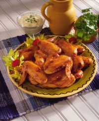 Hot Wings with Creamy Cool Dipping Sauce Hot Wings with Creamy Cool Dipping Sauce