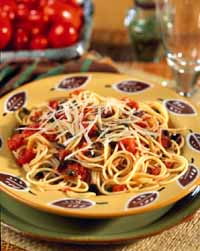 Pasta with Fresh Tomato-Olive Sauce Pasta with Fresh Tomato-Olive Sauce