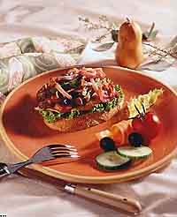 Open-Faced Chicken Sandwiches with Broiled Vegetables Open-Faced Chicken Sandwiches with Broiled Vegetables