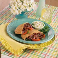 Roast Beef and Feta Pitas with Cucumber Sauce Roast Beef and Feta Pitas with Cucumber Sauce