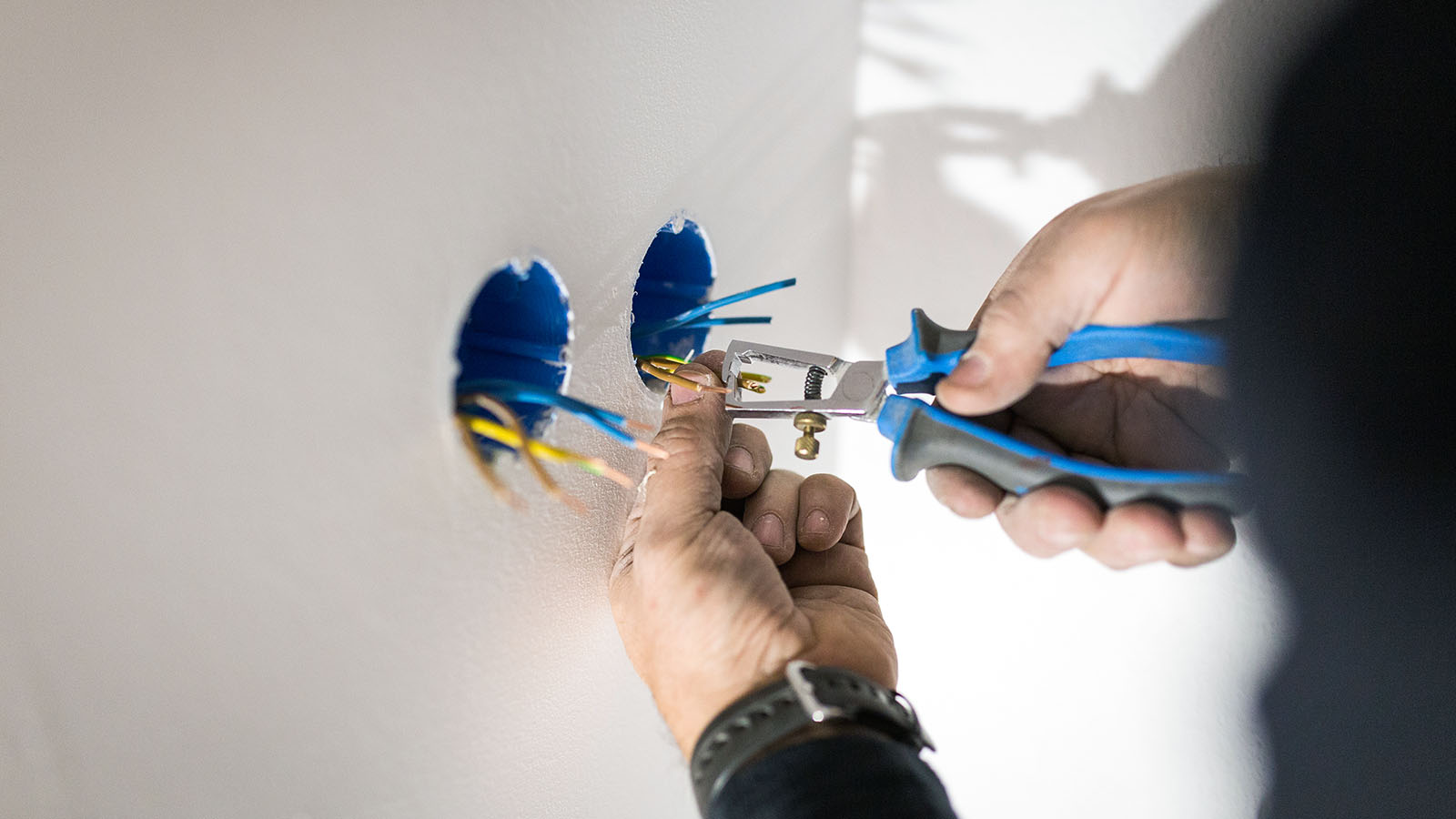  Wire and Cable Chase : Tools & Home Improvement