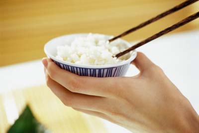 Polished rice is missing its outer layer of bran, stripping it of much of its thiamin.